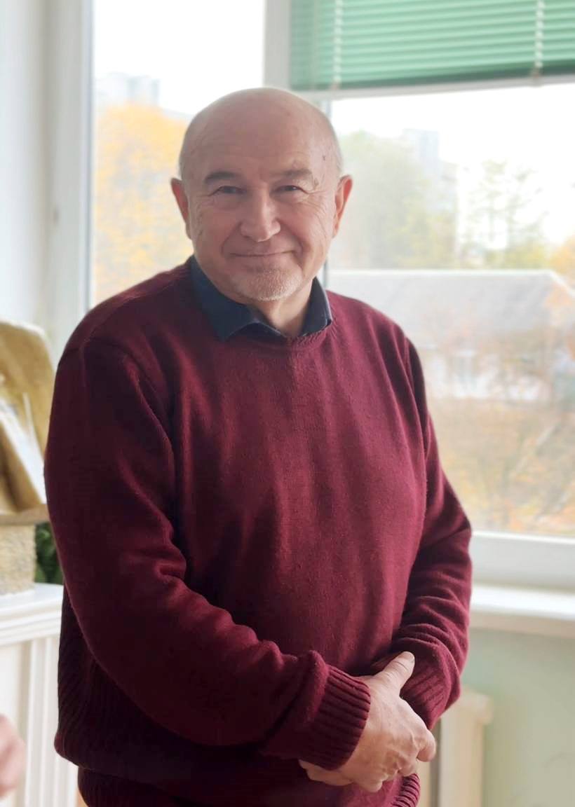  Олександр Вільчинський під час літературної бесіди на факультеті філології і журналістики